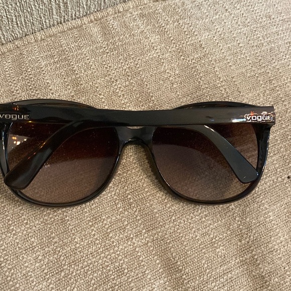 Vogue sunglasses - Picture 1 of 8